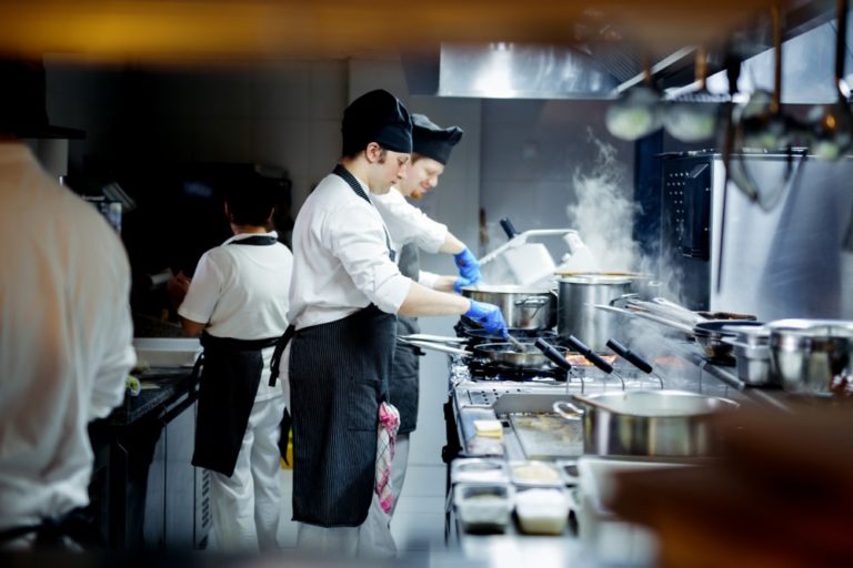 Quipement De Votre Restaurant Les Indispensables Article Eh Online